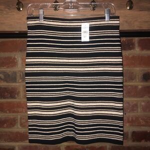 NWT
LOFT Black & Shimmery Gold Stripe Skirt - Sz SP
